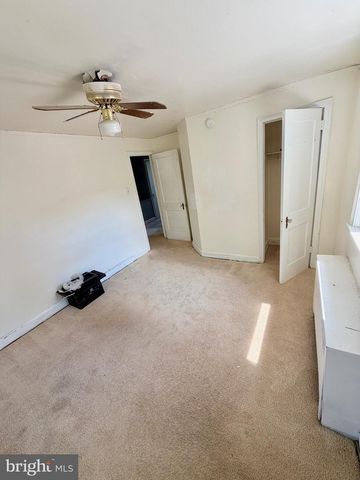 1123 CHESTER PIKE, Crum Lynne, PA 19022