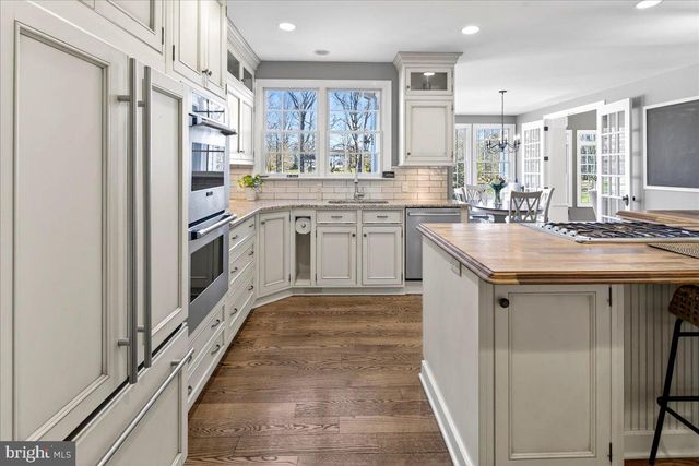 111 RED OAK WAY, Belle Mead, NJ 08502