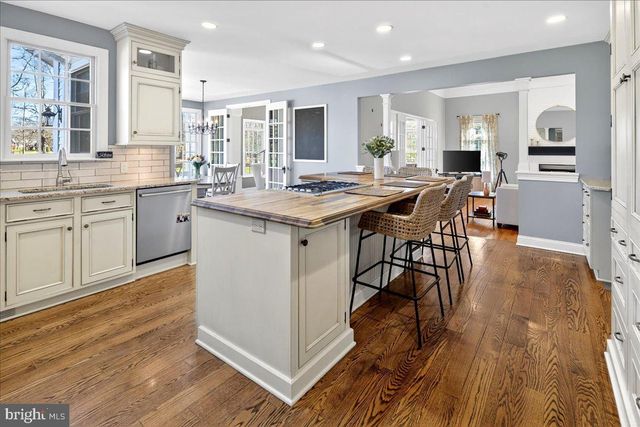 111 RED OAK WAY, Belle Mead, NJ 08502