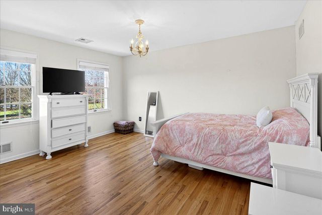 111 RED OAK WAY, Belle Mead, NJ 08502