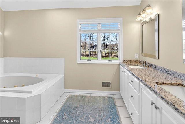 111 RED OAK WAY, Belle Mead, NJ 08502