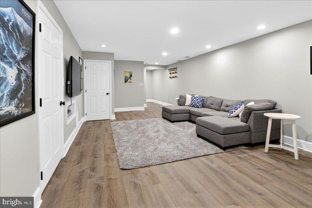 111 RED OAK WAY, Belle Mead, NJ 08502