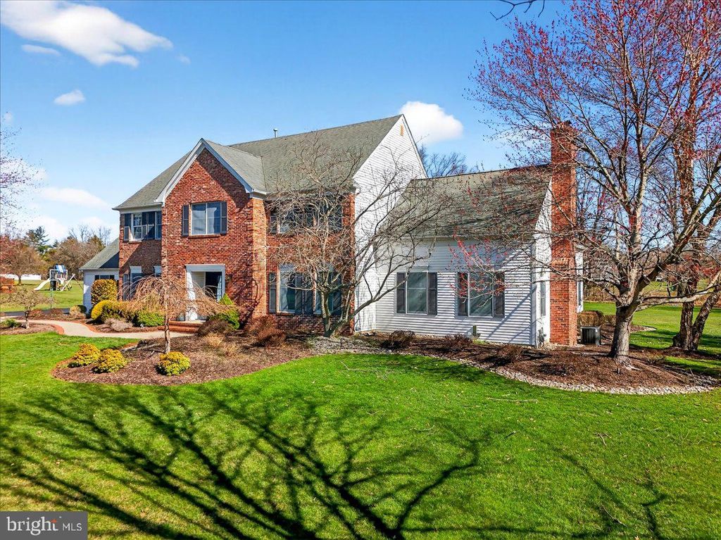 111 RED OAK WAY, Belle Mead, NJ 08502