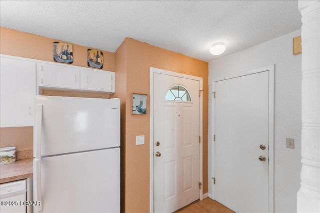 616 Lenox Avenue, Daytona Beach, FL 32118