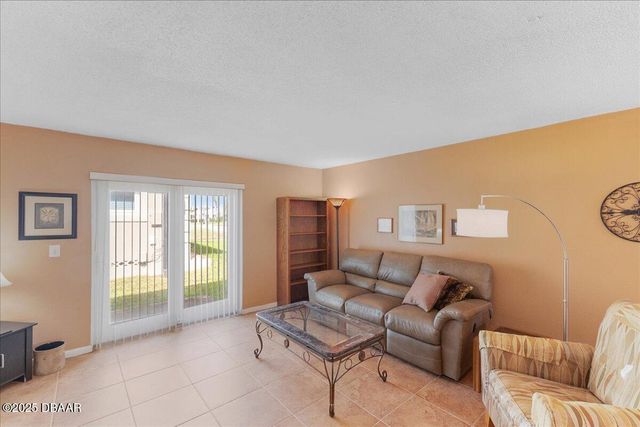 616 Lenox Avenue, Daytona Beach, FL 32118
