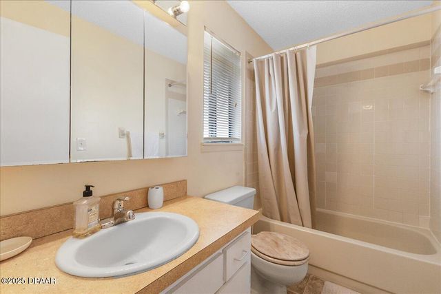 616 Lenox Avenue, Daytona Beach, FL 32118