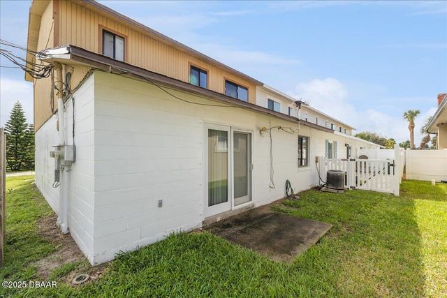 616 Lenox Avenue, Daytona Beach, FL 32118