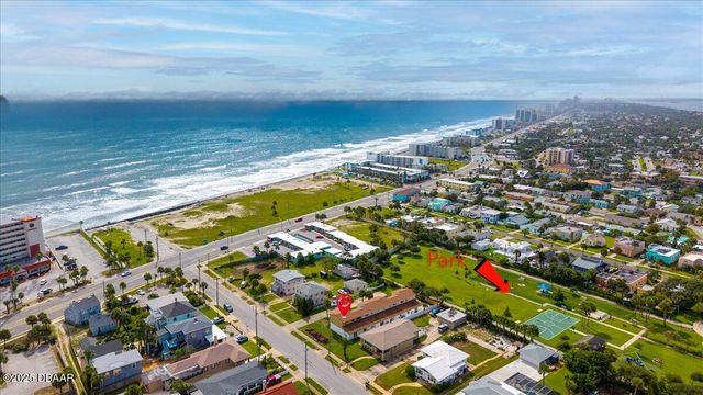 616 Lenox Avenue, Daytona Beach, FL 32118