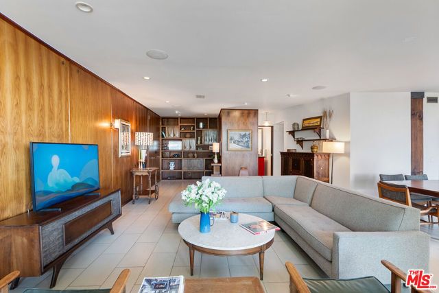 8401 Fountain Avenue 8, West Hollywood, CA 90069