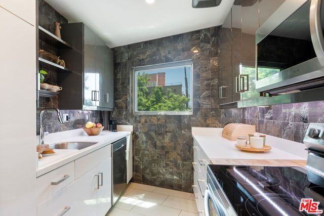 8401 Fountain Avenue 8, West Hollywood, CA 90069