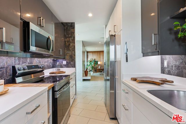 8401 Fountain Avenue 8, West Hollywood, CA 90069
