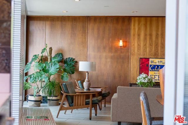 8401 Fountain Avenue 8, West Hollywood, CA 90069
