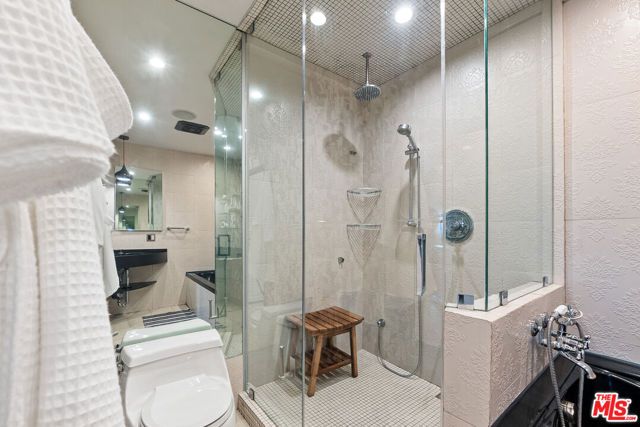 8401 Fountain Avenue 8, West Hollywood, CA 90069