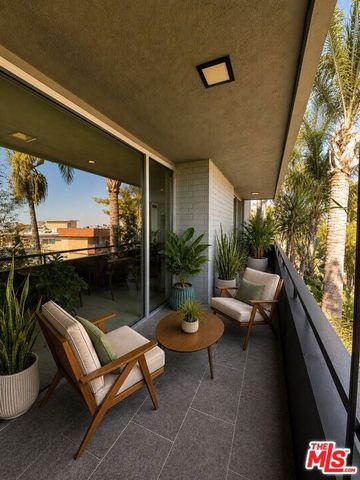 8401 Fountain Avenue 8, West Hollywood, CA 90069