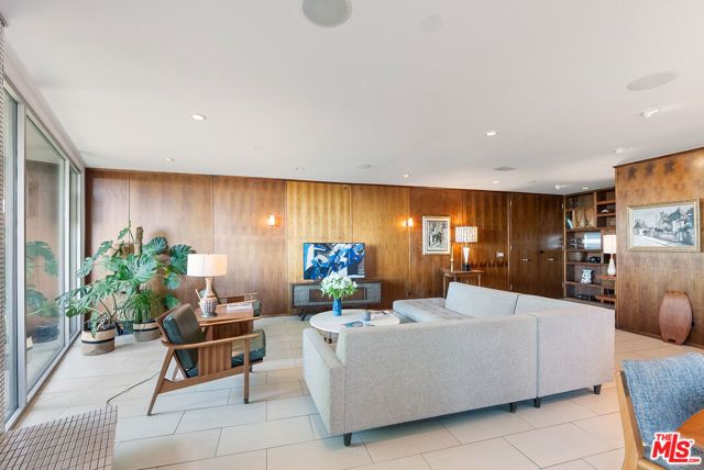 8401 Fountain Avenue 8, West Hollywood, CA 90069