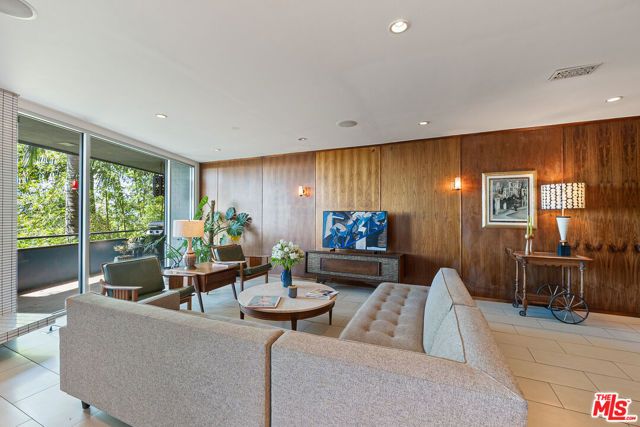 8401 Fountain Avenue 8, West Hollywood, CA 90069