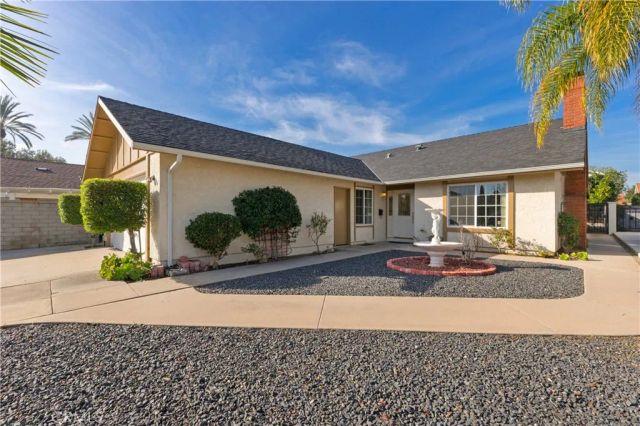 23551 Venisia, Laguna Hills, CA 92653