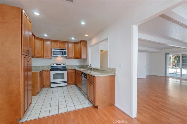 23551 Venisia, Laguna Hills, CA 92653