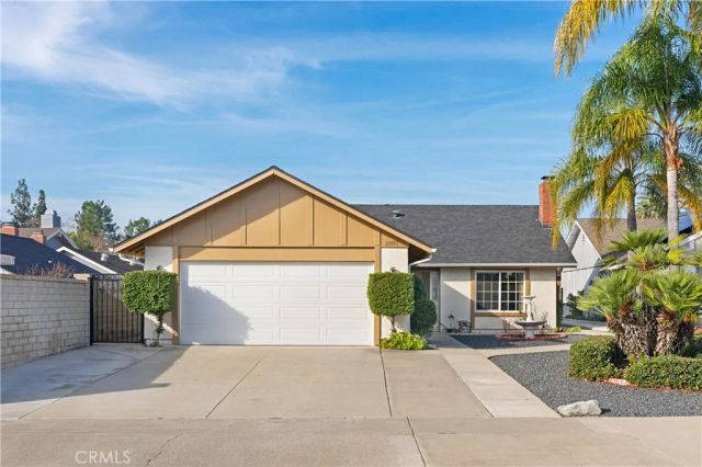 23551 Venisia, Laguna Hills, CA 92653