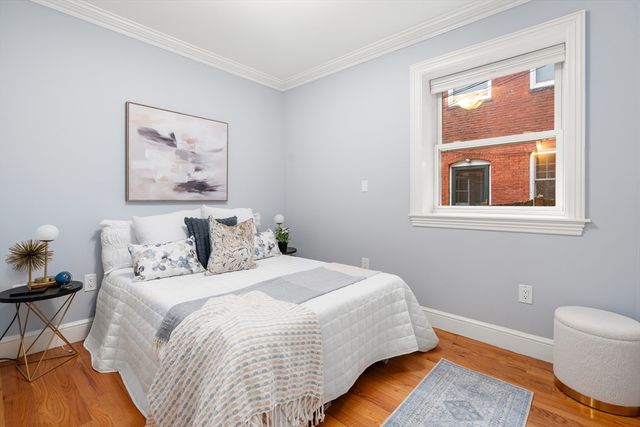 1724 Beacon St 1, Brookline, MA 02445