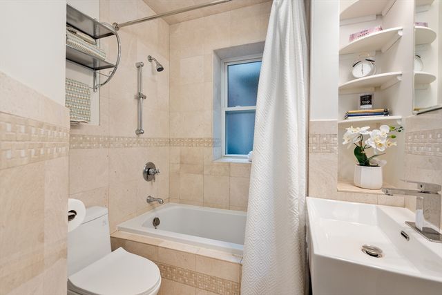1724 Beacon St 1, Brookline, MA 02445
