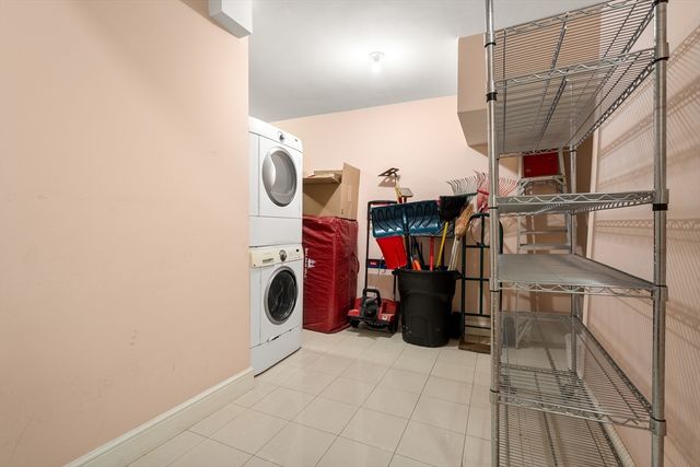 1724 Beacon St 1, Brookline, MA 02445