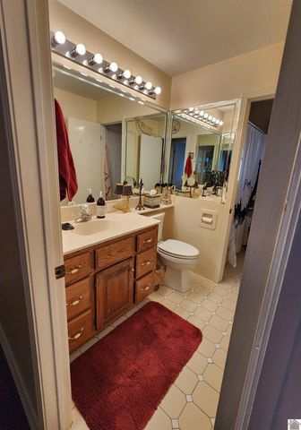 811 Guthrie Drive 12, Block E, Murray, KY 42071