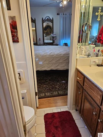 811 Guthrie Drive 12, Block E, Murray, KY 42071