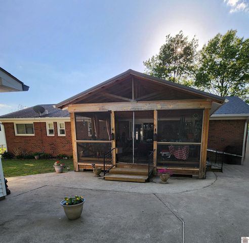 811 Guthrie Drive 12, Block E, Murray, KY 42071