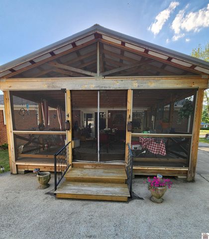 811 Guthrie Drive 12, Block E, Murray, KY 42071