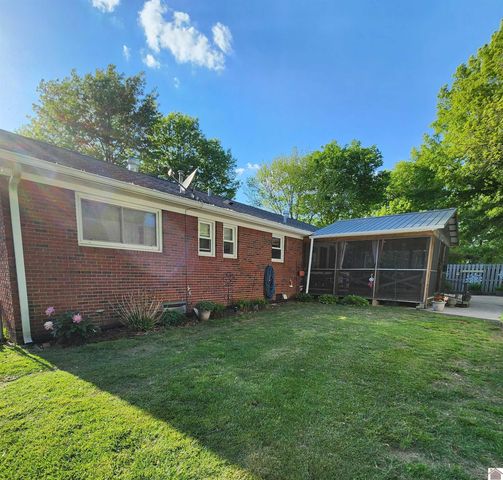 811 Guthrie Drive 12, Block E, Murray, KY 42071