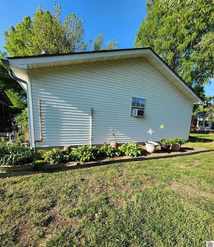 811 Guthrie Drive 12, Block E, Murray, KY 42071