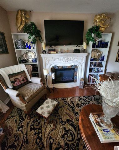811 Guthrie Drive 12, Block E, Murray, KY 42071