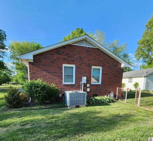 811 Guthrie Drive 12, Block E, Murray, KY 42071