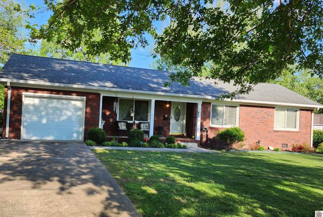 811 Guthrie Drive 12, Block E, Murray, KY 42071