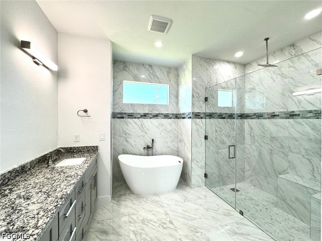 Image 12 of property listing at 2321 SW 21st TER, Cape Coral, FL 33991