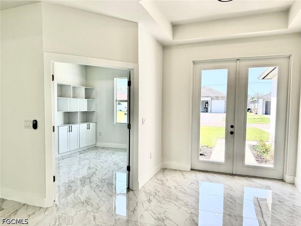 Image 5 of property listing at 2321 SW 21st TER, Cape Coral, FL 33991