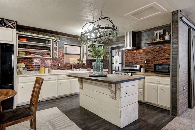 115 W Green Street, Meeker, OK 74855