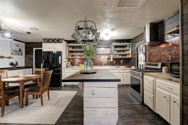 115 W Green Street, Meeker, OK 74855