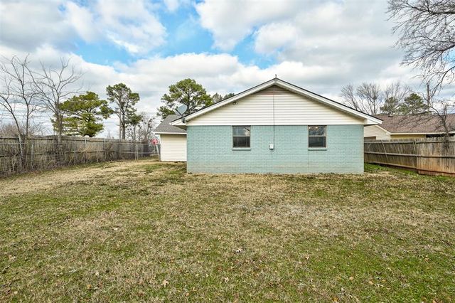 115 W Green Street, Meeker, OK 74855
