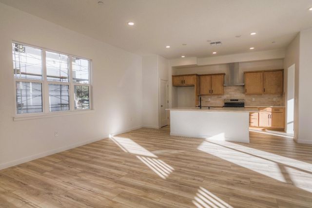 600 E St, West Sacramento, CA 95605