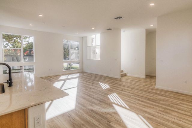 600 E St, West Sacramento, CA 95605