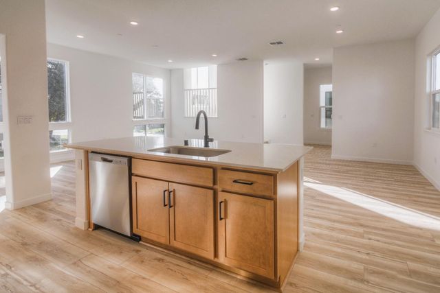 600 E St, West Sacramento, CA 95605