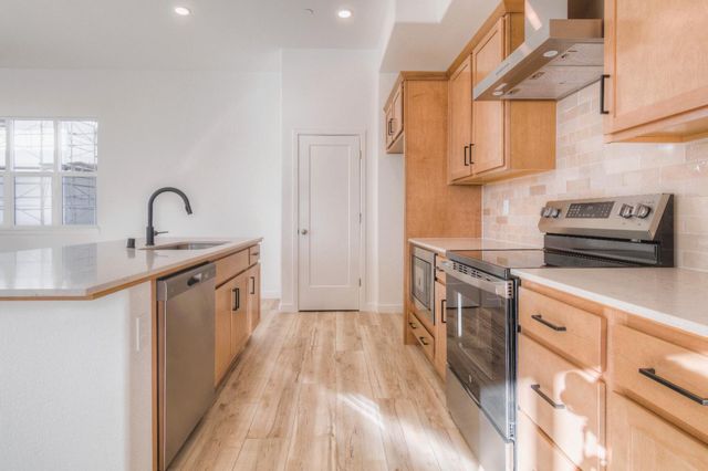 600 E St, West Sacramento, CA 95605