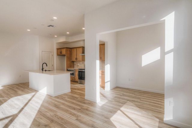 600 E St, West Sacramento, CA 95605