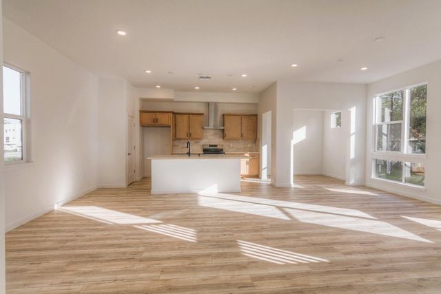 600 E St, West Sacramento, CA 95605