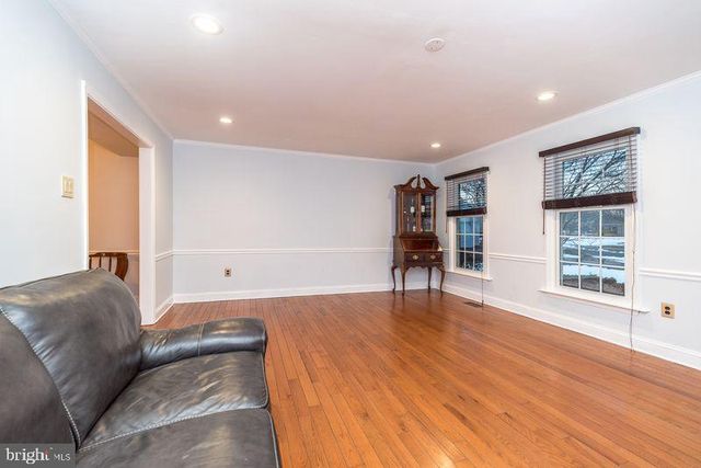 1363 LEXINGTON DR, Yardley, PA 19067