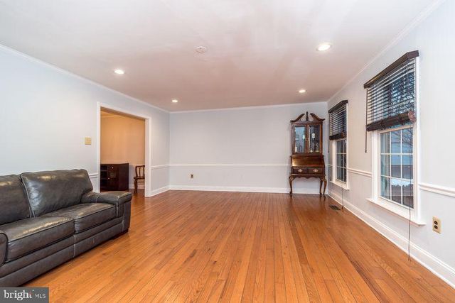 1363 LEXINGTON DR, Yardley, PA 19067