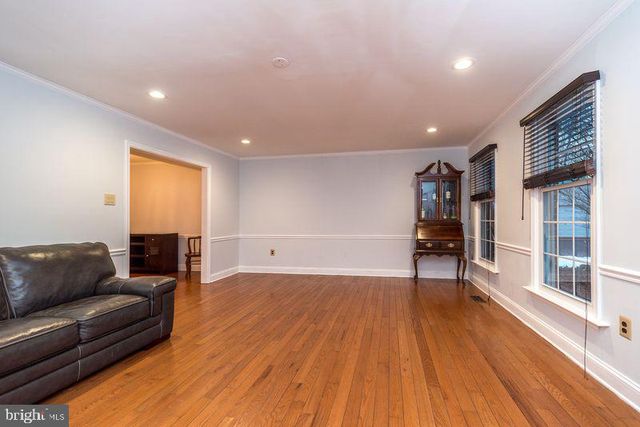 1363 LEXINGTON DR, Yardley, PA 19067