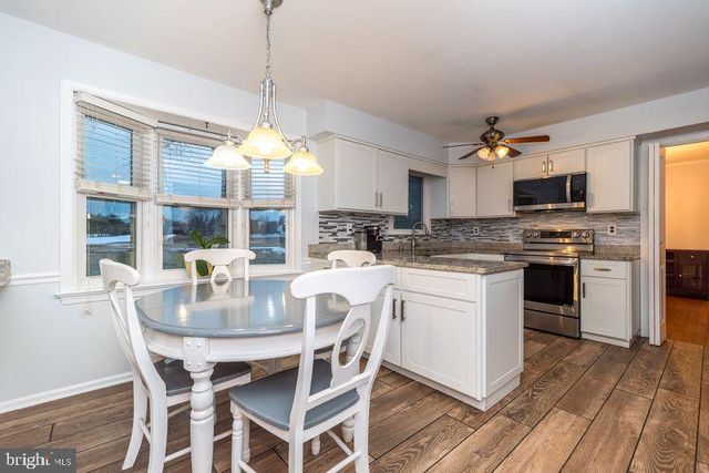 1363 LEXINGTON DR, Yardley, PA 19067